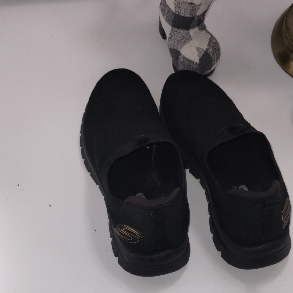 Skechers Men's Black Slip-On Sneakers